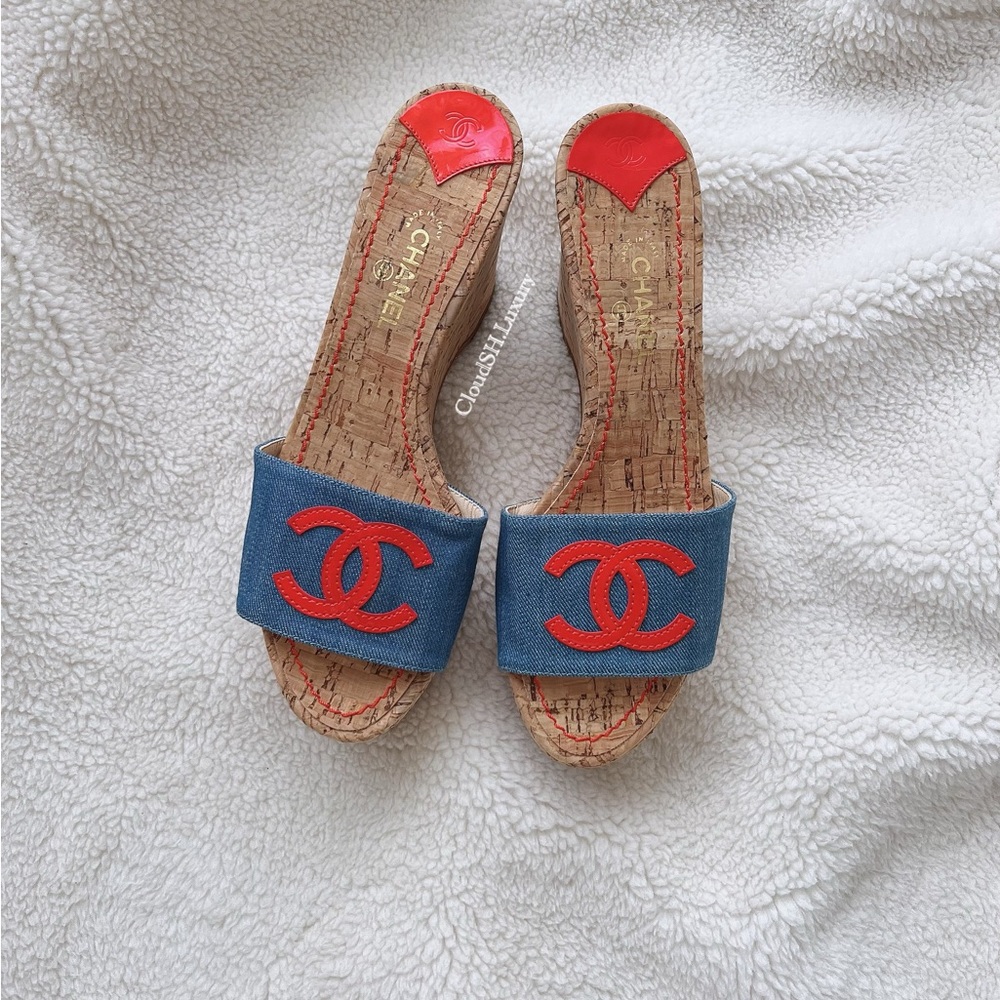 Auth Chanel Classic Red CC Logo Blue Denim Cork Wedge Sandals - Size 38.5